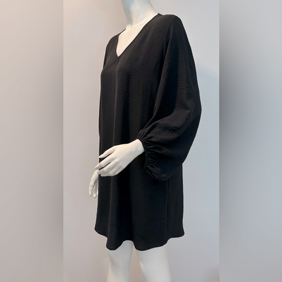 NWOT. Jodifl Solid Dress with 3/4 Bubble Sleeves. - Picture 2 of 5